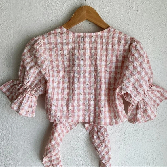 Lulu’s Patio Cutie Light Pink Gingham Embroidered Tie-Front Top NWT XS - Picture 7 of 8